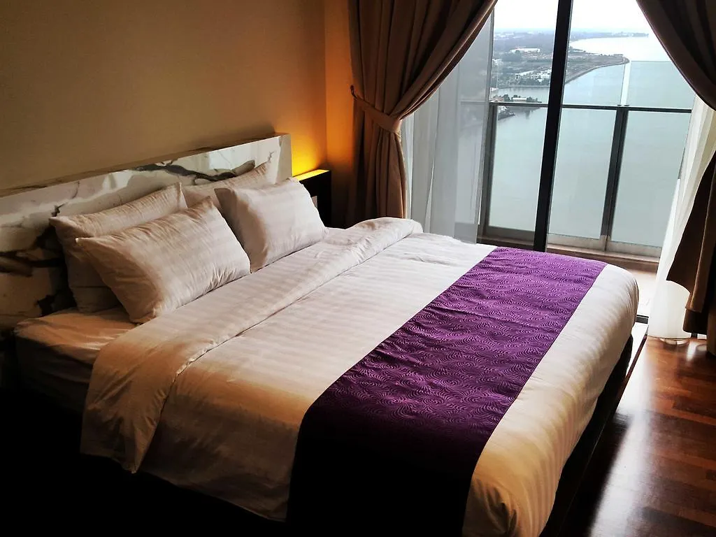 Stayo - Silverscape Residences Malacca 0*,